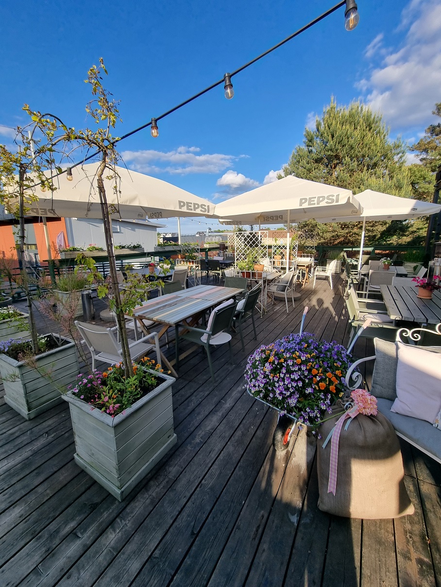 Taras w restauracji Eatalia w Kamionkach koło Poznania