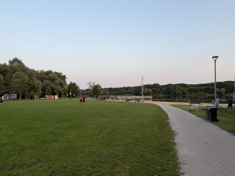 Plaża nad jeziorem Rusałka w Poznaniu