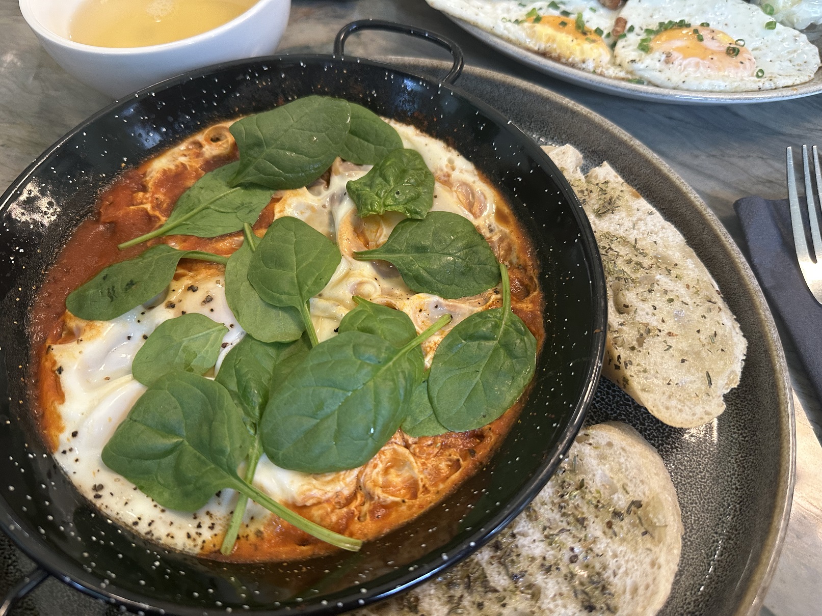 Szakszuka restauracja Projekt Wilson w Poznaniu